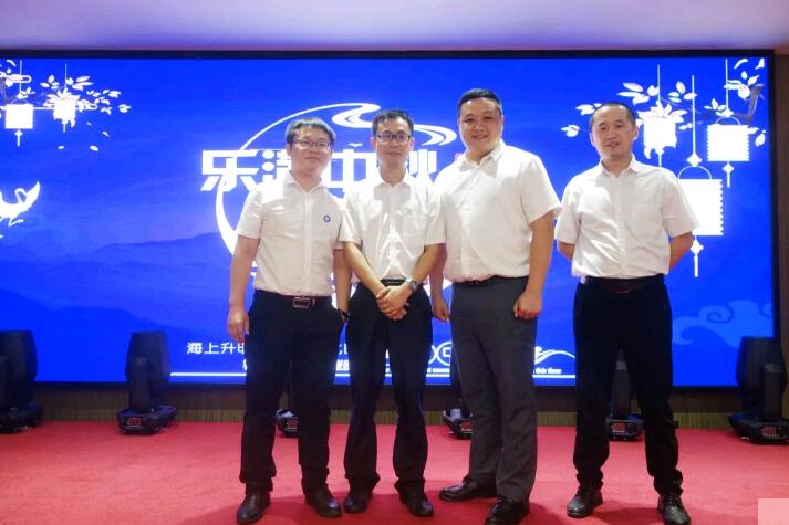 鄭州北大青鳥翔天信鴿榮獲“愛心教育機構(gòu)”獎與中原風(fēng)采名師獎