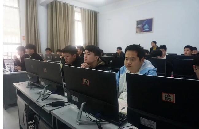 鄭州北大青鳥翔天信鴿T327班標簽大賽圓滿舉辦