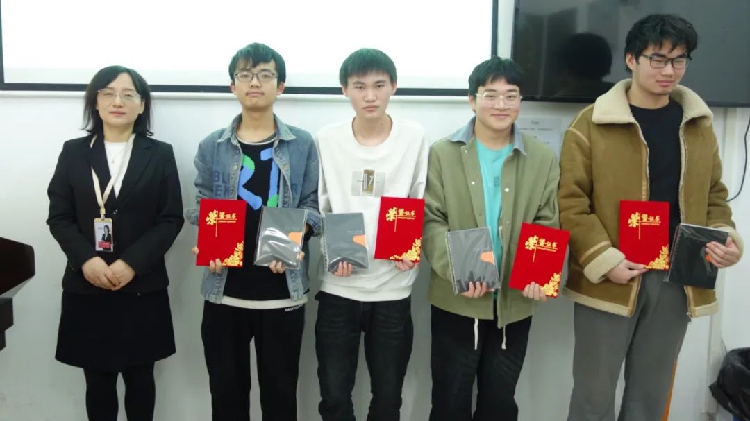 ݱBӋ(j)C(j)W(xu)УW(xu)֪R(sh)(jng)ِʼʣ