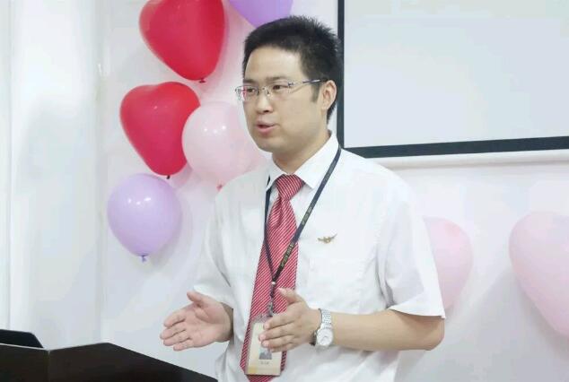 鄭州北大青鳥翔天信鴿Y2 81班產(chǎn)品發(fā)布暨畢業(yè)典禮成功召開